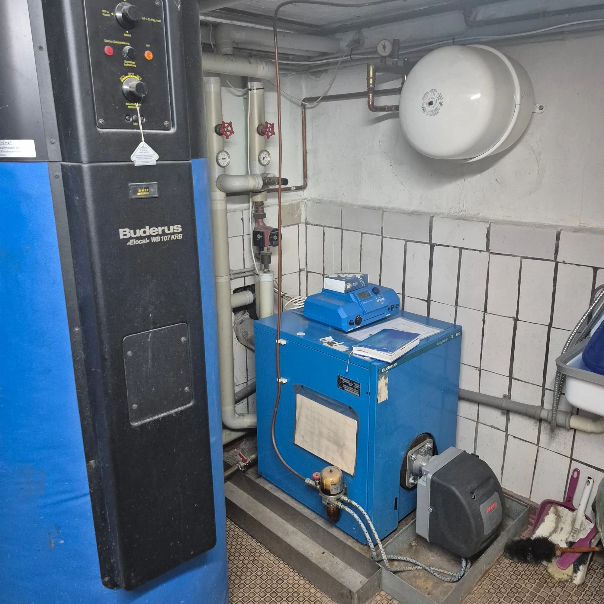 Alte Ölheizung → Wärmepumpe vorher